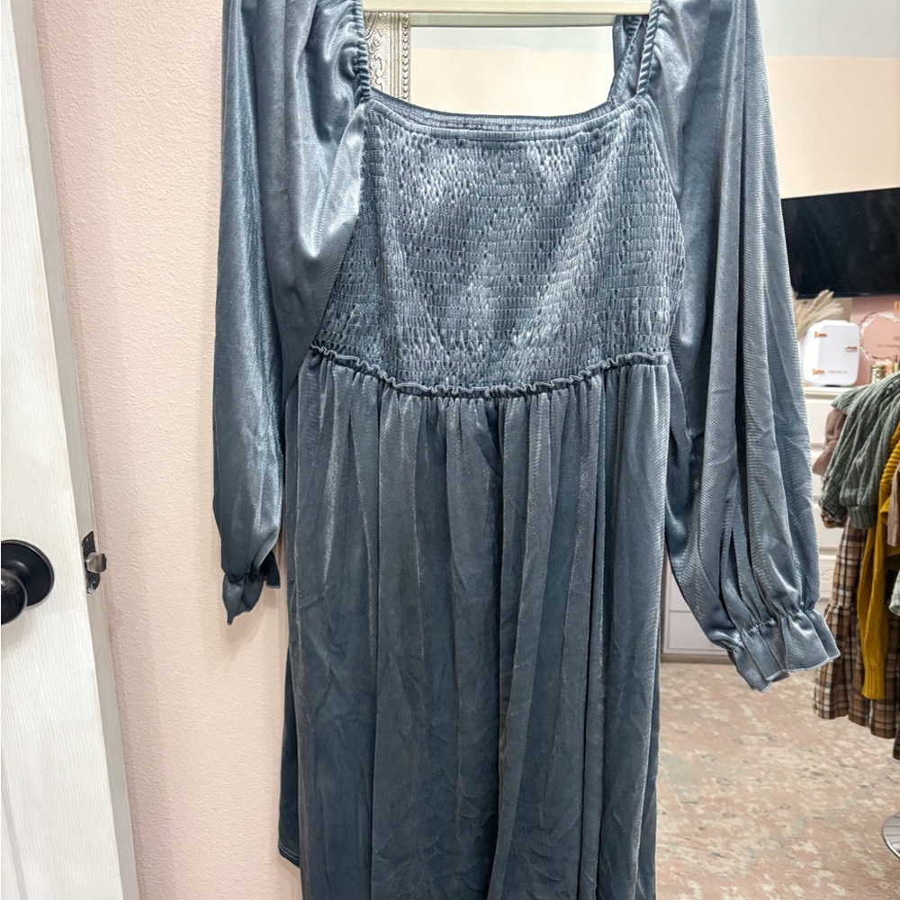 Elegant Gray Long Sleeve Dress